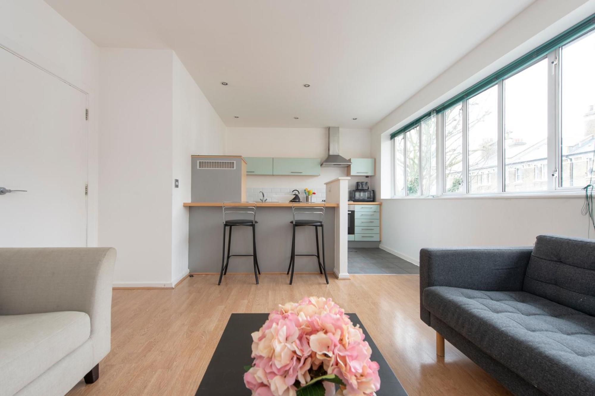 Modern Luxury Apartment By Bow Road Station Londýn Exteriér fotografie