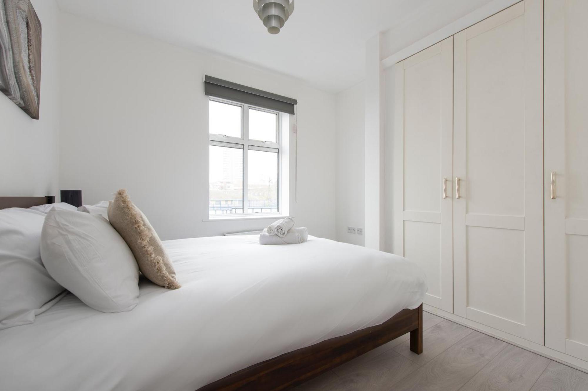 Modern Luxury Apartment By Bow Road Station Londýn Exteriér fotografie