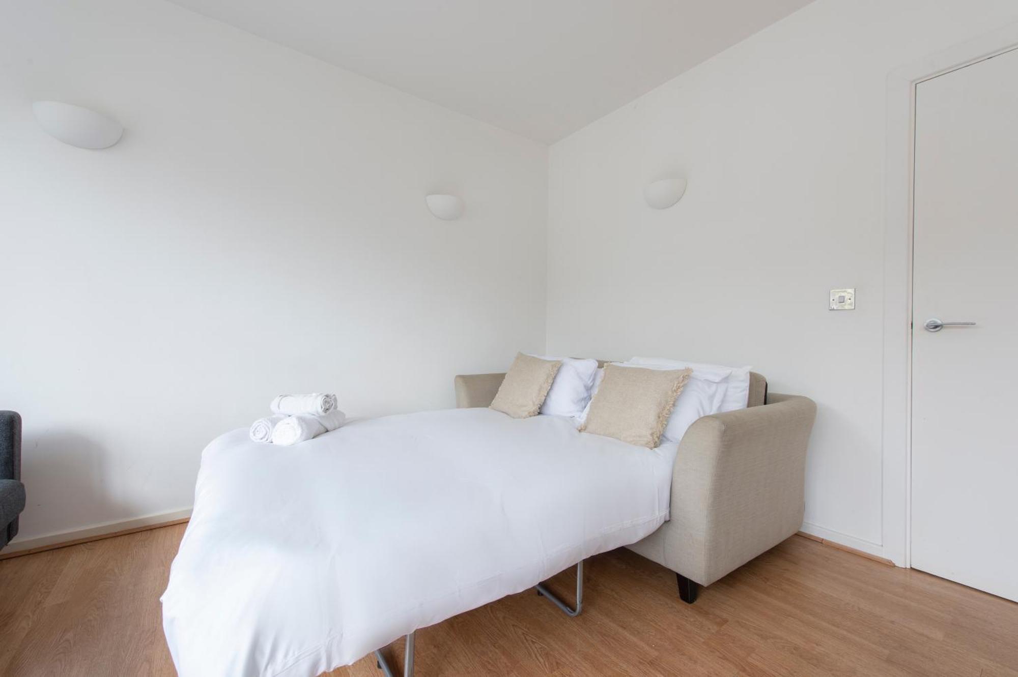 Modern Luxury Apartment By Bow Road Station Londýn Exteriér fotografie